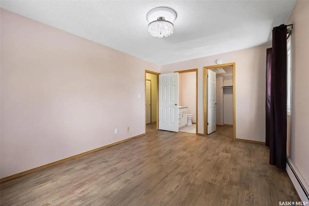 960 Assiniboine Avenue Regina SK S4V 2P8