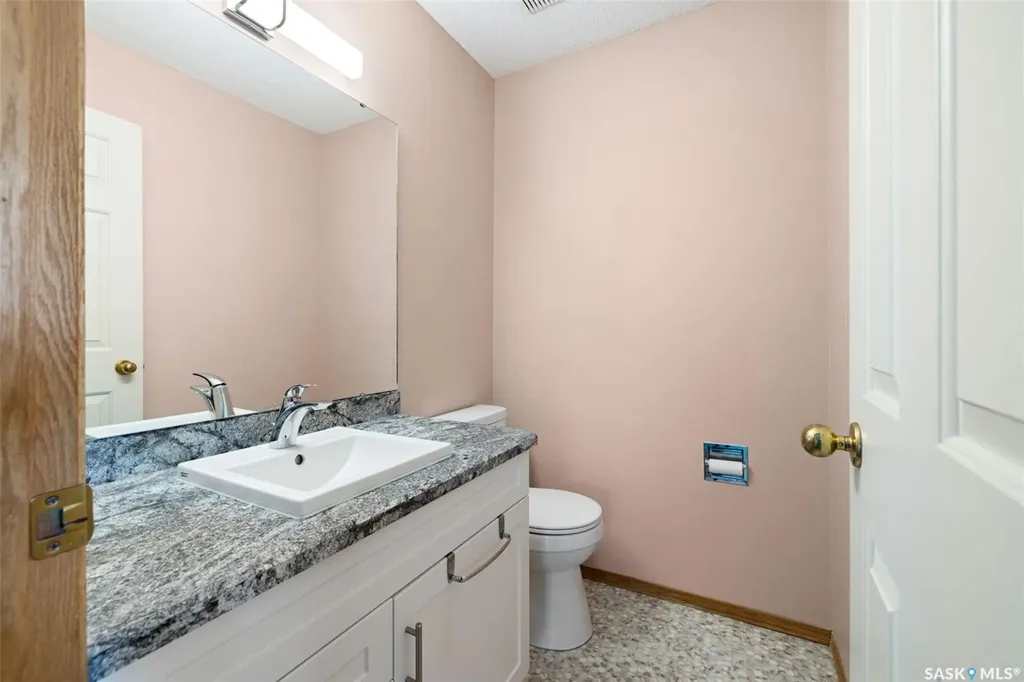 960 Assiniboine Avenue Regina SK S4V 2P8