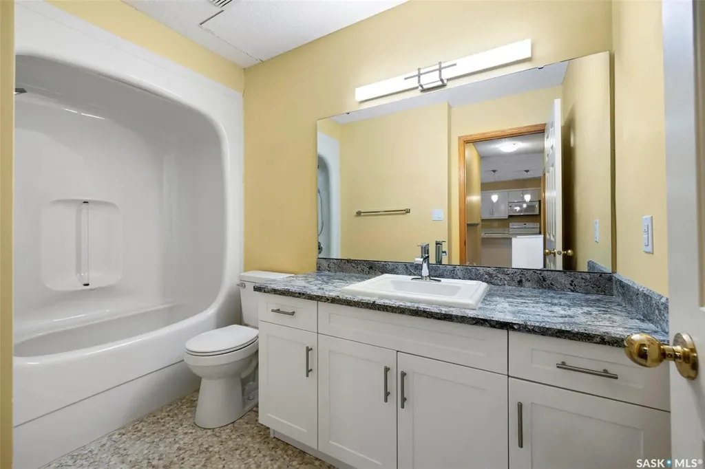 960 Assiniboine Avenue Regina SK S4V 2P8