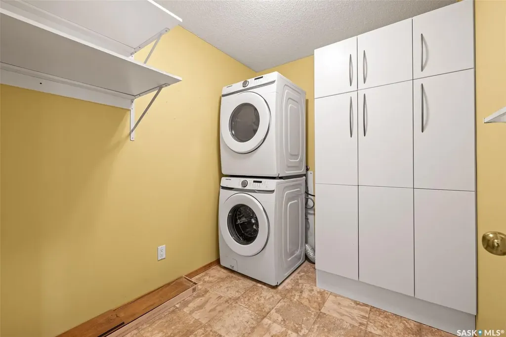 960 Assiniboine Avenue Regina SK S4V 2P8