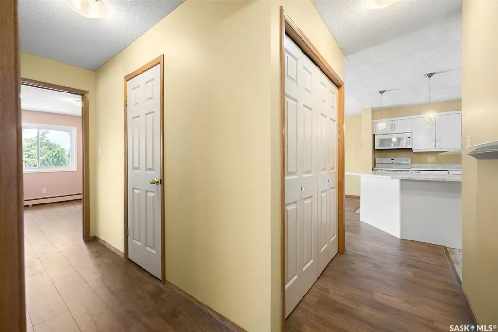 960 Assiniboine Avenue Regina SK S4V 2P8