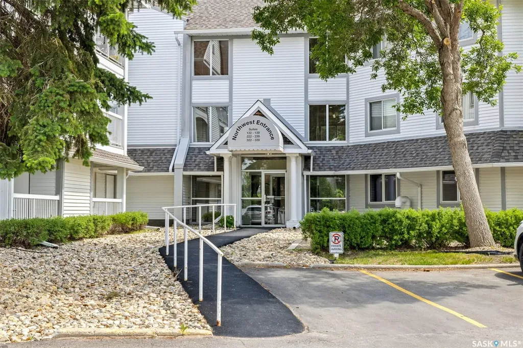 960 Assiniboine Avenue Regina SK S4V 2P8