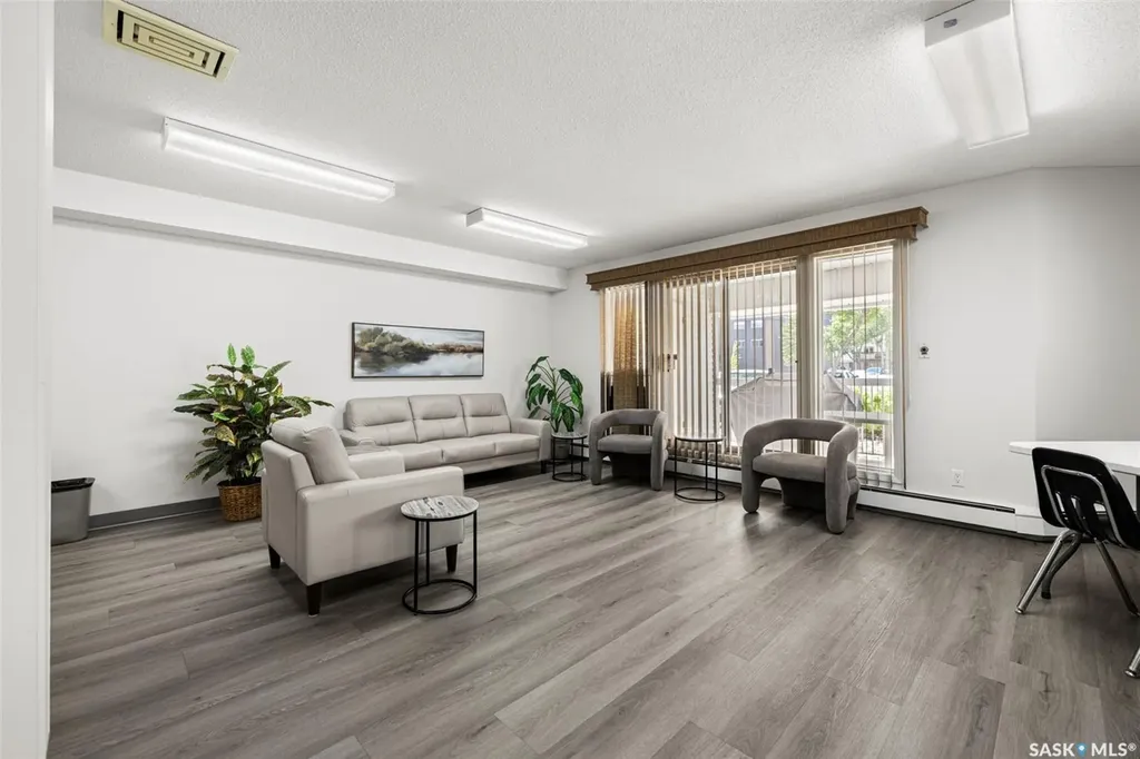 960 Assiniboine Avenue Regina SK S4V 2P8