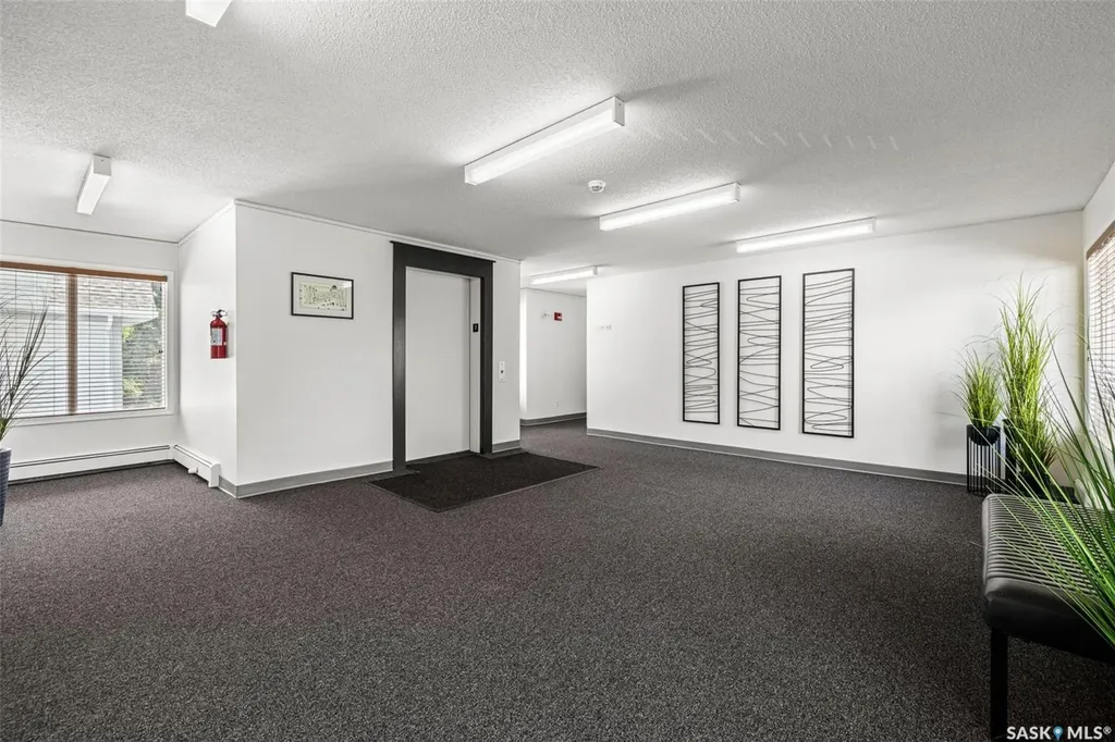 960 Assiniboine Avenue Regina SK S4V 2P8