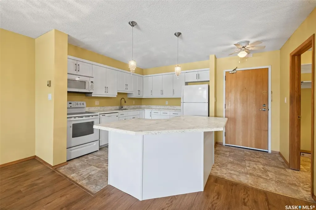 960 Assiniboine Avenue Regina SK S4V 2P8