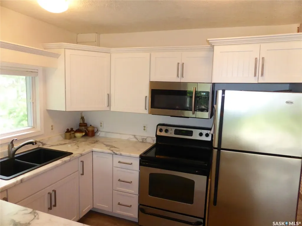 608 Pine Place Mervin Rm No.499 SK S0M 2T0