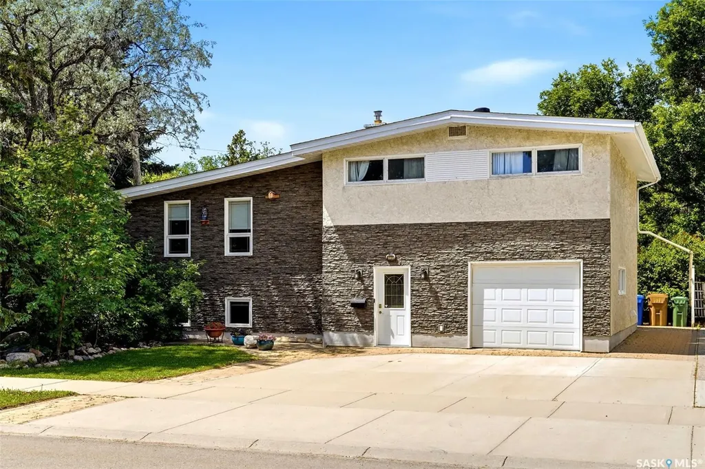 4120 Hillsdale Street Regina SK S4S 3Z1