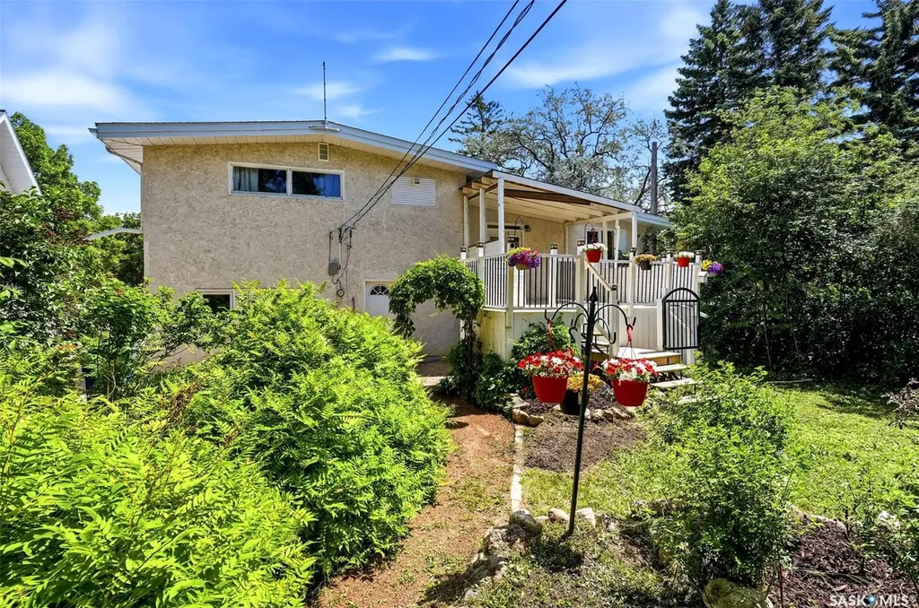 4120 Hillsdale Street Regina SK S4S 3Z1