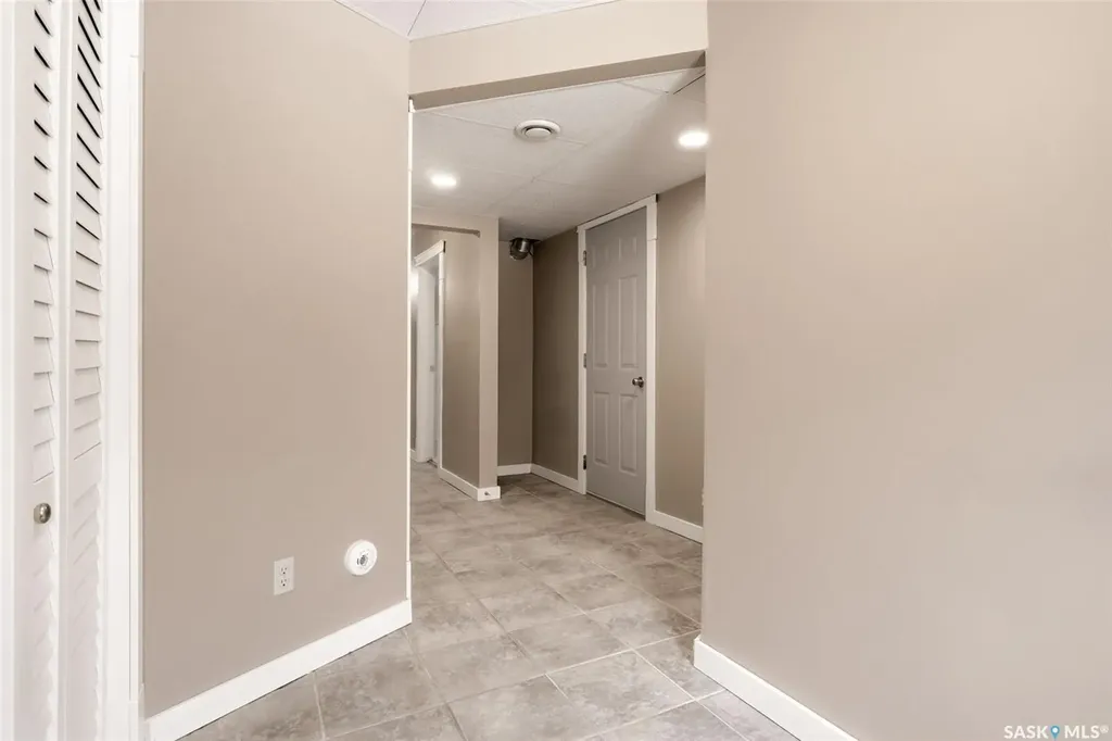 4120 Hillsdale Street Regina SK S4S 3Z1