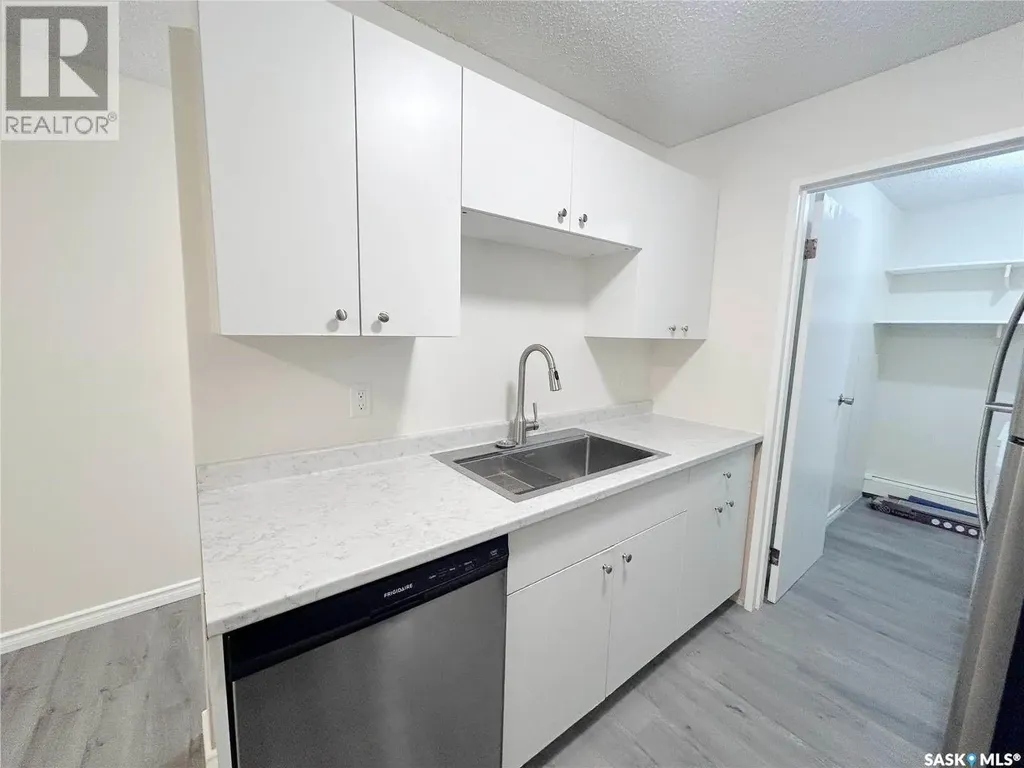 423 Tait Court Saskatoon SK S7H 5L3