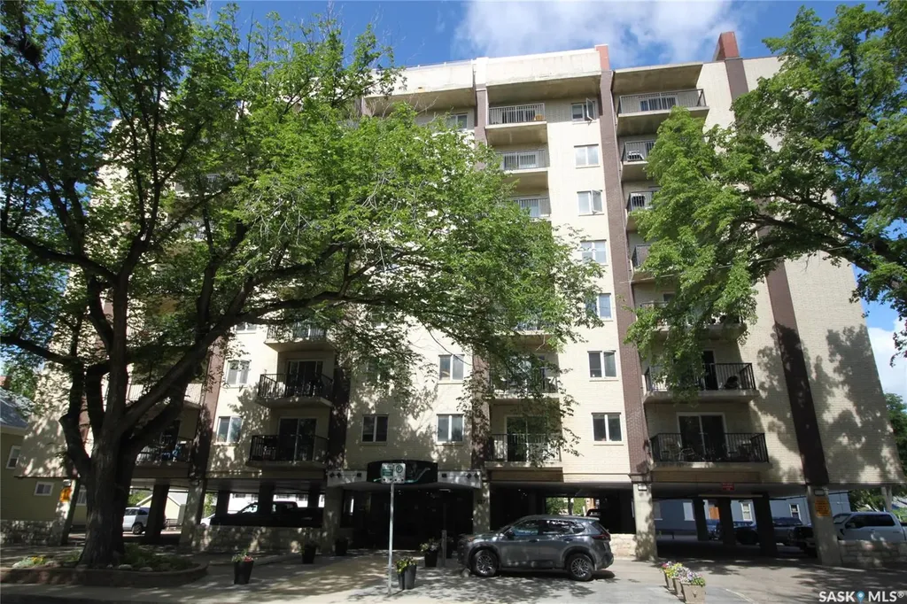 537 4th Avenue N Saskatoon SK S7K 2M6