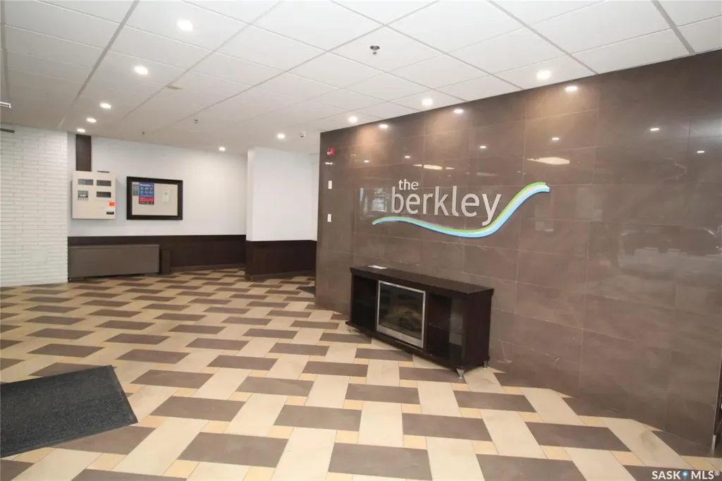537 4th Avenue N Saskatoon SK S7K 2M6