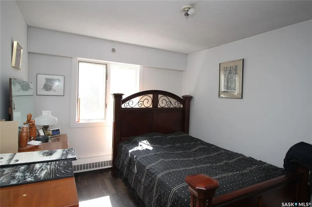 537 4th Avenue N Saskatoon SK S7K 2M6