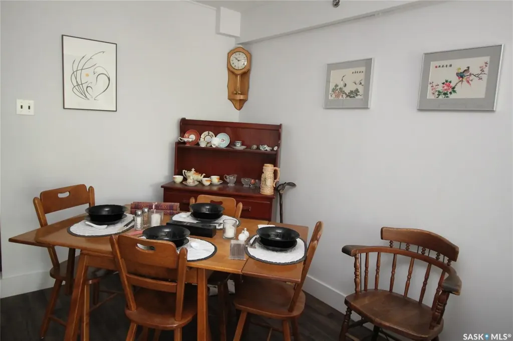 537 4th Avenue N Saskatoon SK S7K 2M6
