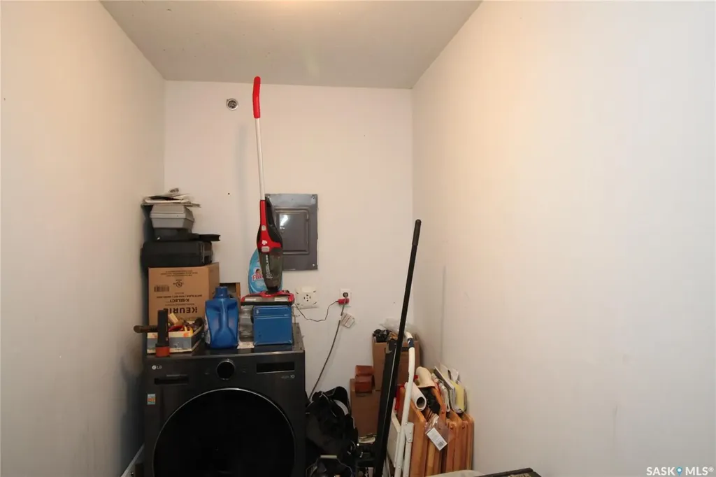 537 4th Avenue N Saskatoon SK S7K 2M6