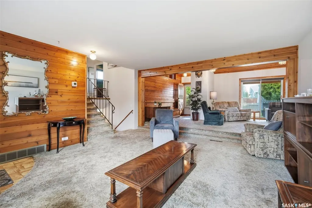 2607 Dufferin Avenue Saskatoon SK S7J 1C7