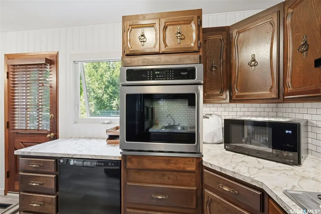 2607 Dufferin Avenue Saskatoon SK S7J 1C7