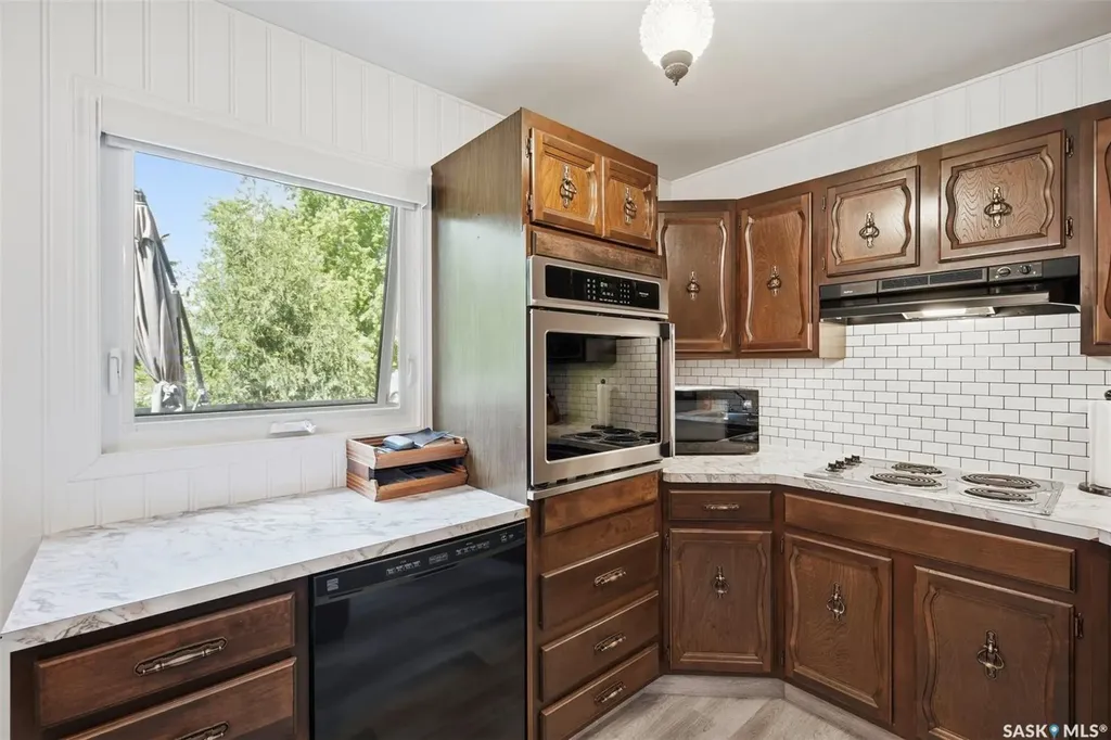 2607 Dufferin Avenue Saskatoon SK S7J 1C7