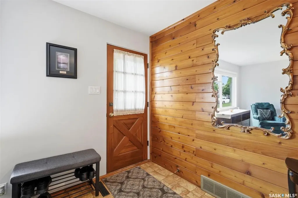 2607 Dufferin Avenue Saskatoon SK S7J 1C7