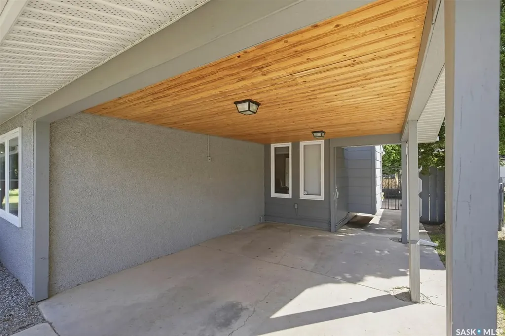 2607 Dufferin Avenue Saskatoon SK S7J 1C7