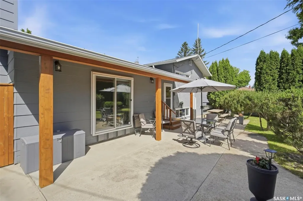 2607 Dufferin Avenue Saskatoon SK S7J 1C7