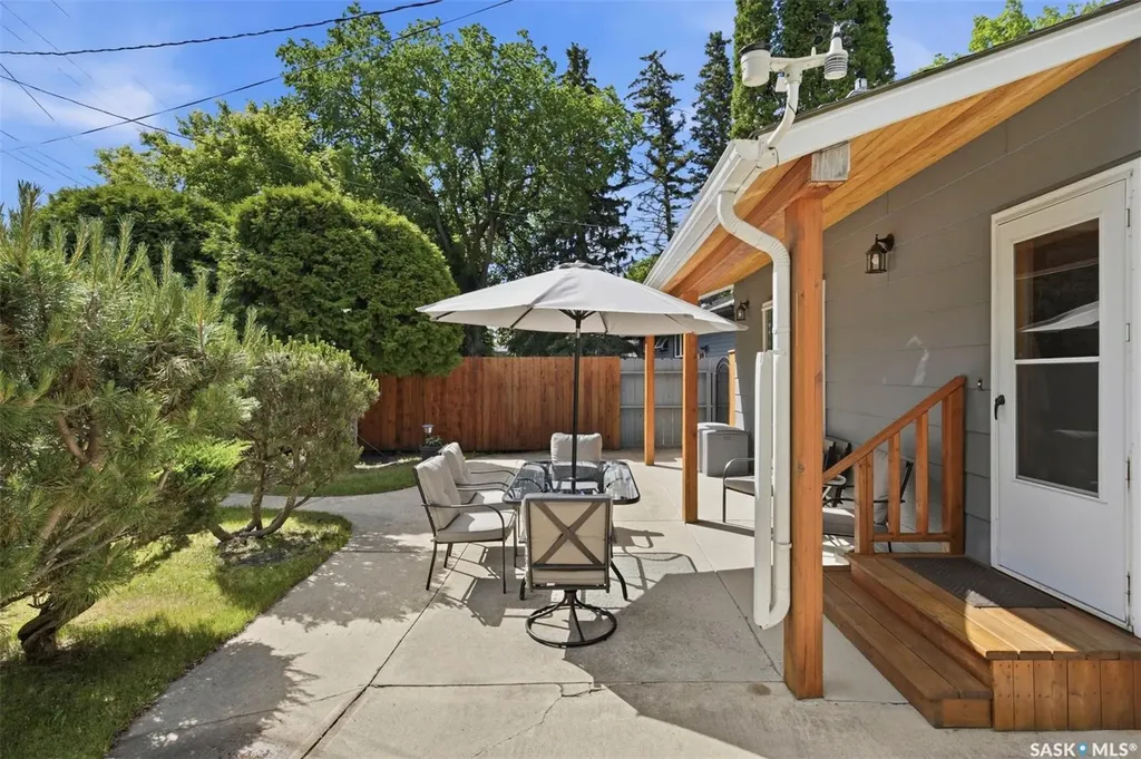 2607 Dufferin Avenue Saskatoon SK S7J 1C7