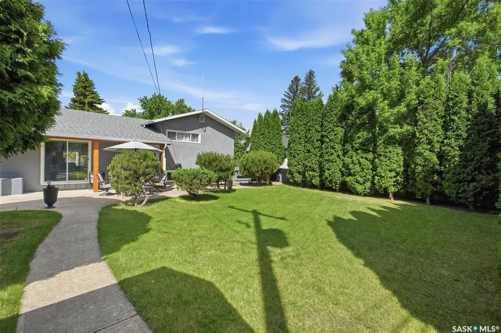 2607 Dufferin Avenue Saskatoon SK S7J 1C7