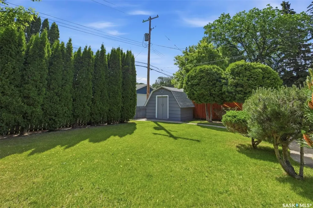 2607 Dufferin Avenue Saskatoon SK S7J 1C7