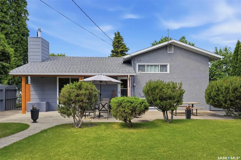 2607 Dufferin Avenue Saskatoon SK S7J 1C7