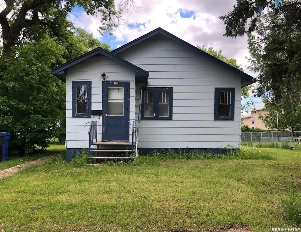 226 4th Avenue W Canora SK S0A 0L0