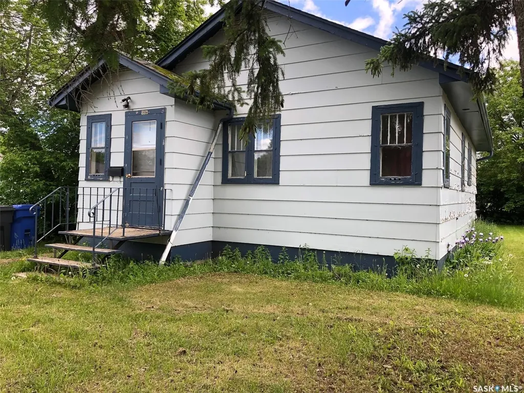 226 4th Avenue W Canora SK S0A 0L0