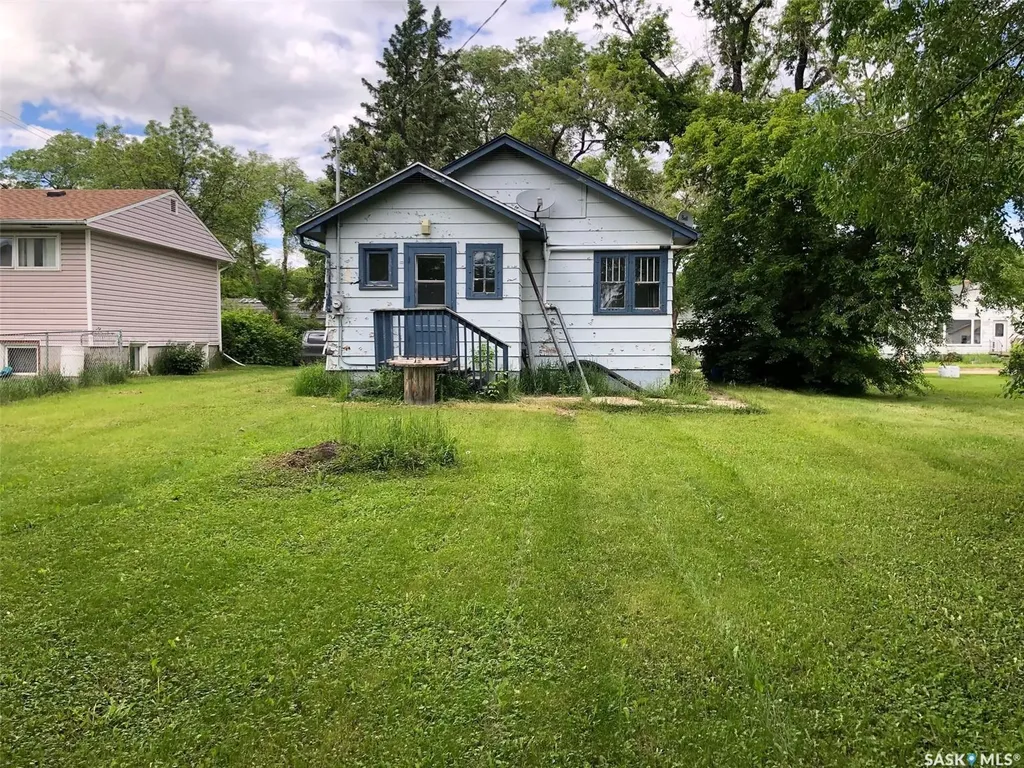 226 4th Avenue W Canora SK S0A 0L0