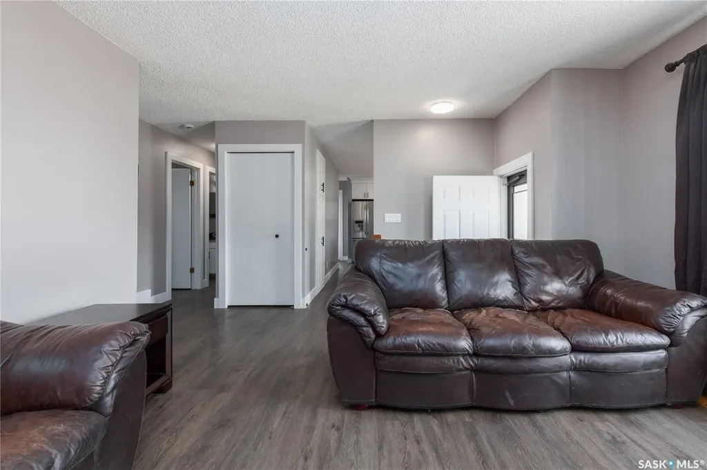 1387 Manitou Crescent Moose Jaw SK S6H 7C5