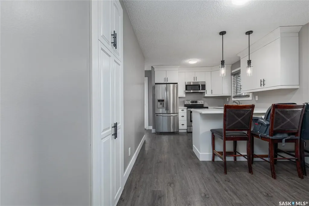 1387 Manitou Crescent Moose Jaw SK S6H 7C5