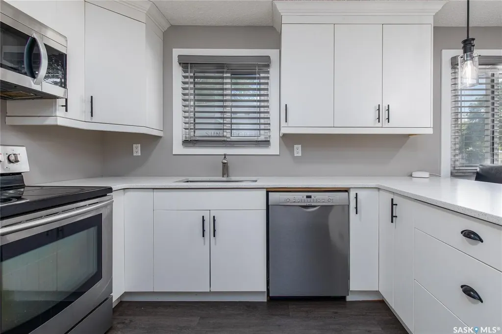 1387 Manitou Crescent Moose Jaw SK S6H 7C5