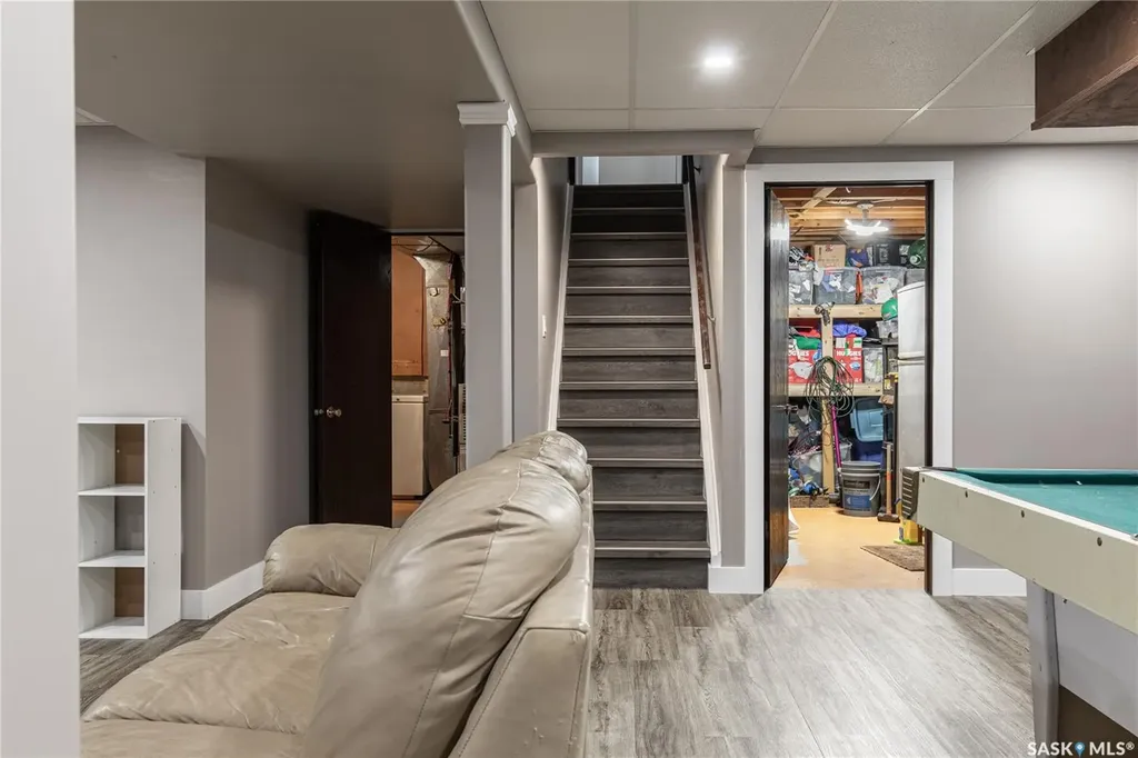 1387 Manitou Crescent Moose Jaw SK S6H 7C5