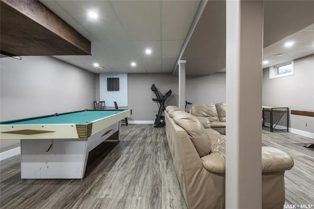 1387 Manitou Crescent Moose Jaw SK S6H 7C5