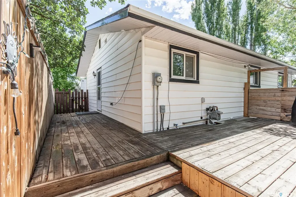 1387 Manitou Crescent Moose Jaw SK S6H 7C5