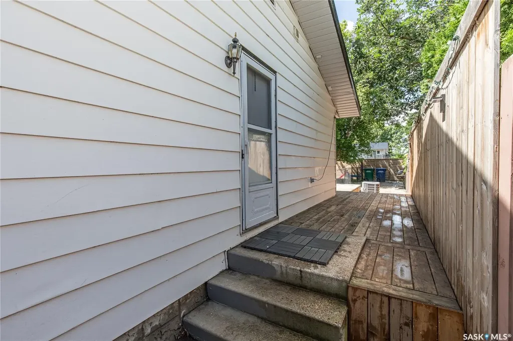 1387 Manitou Crescent Moose Jaw SK S6H 7C5