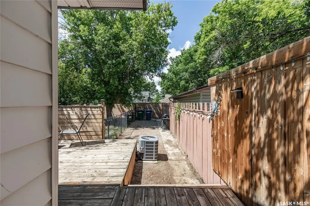 1387 Manitou Crescent Moose Jaw SK S6H 7C5