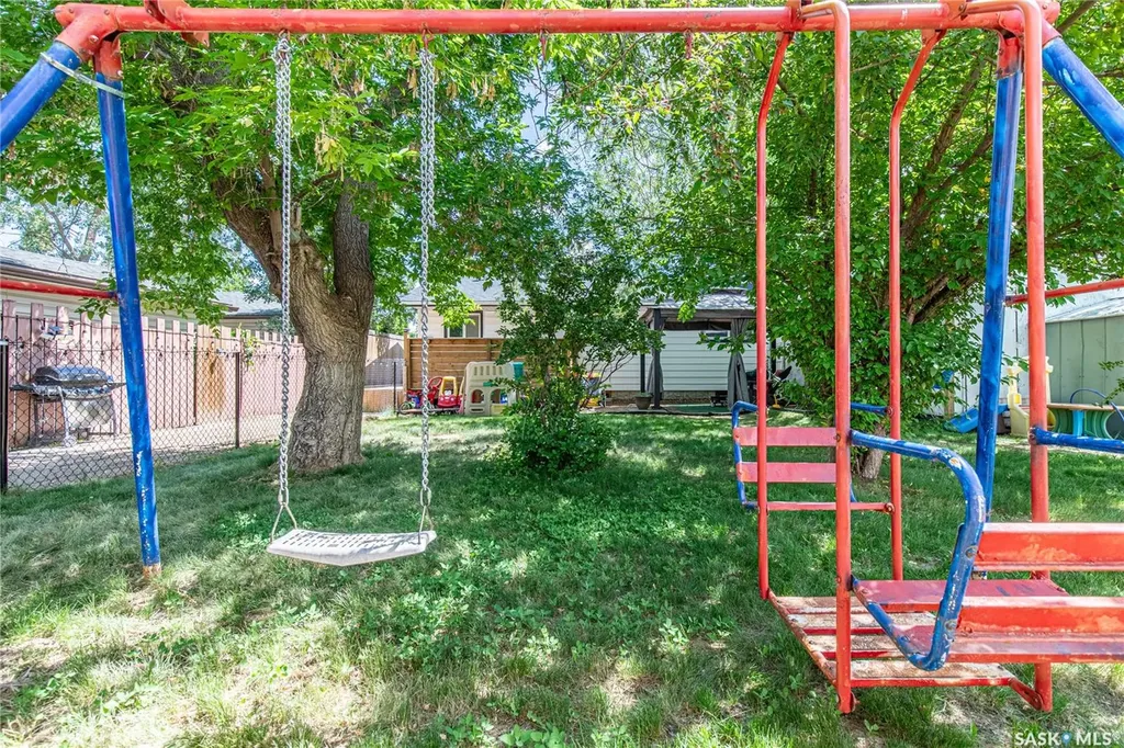 1387 Manitou Crescent Moose Jaw SK S6H 7C5