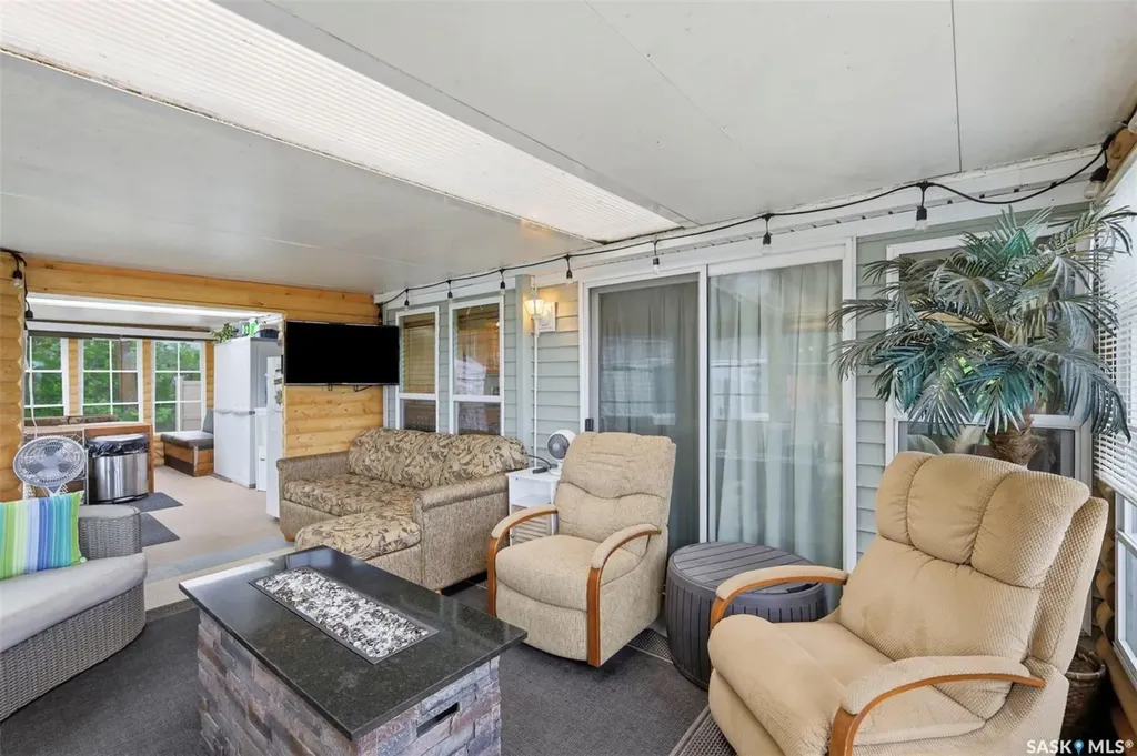 71 Poplar Beach Wakaw Lake SK S0K 4P0