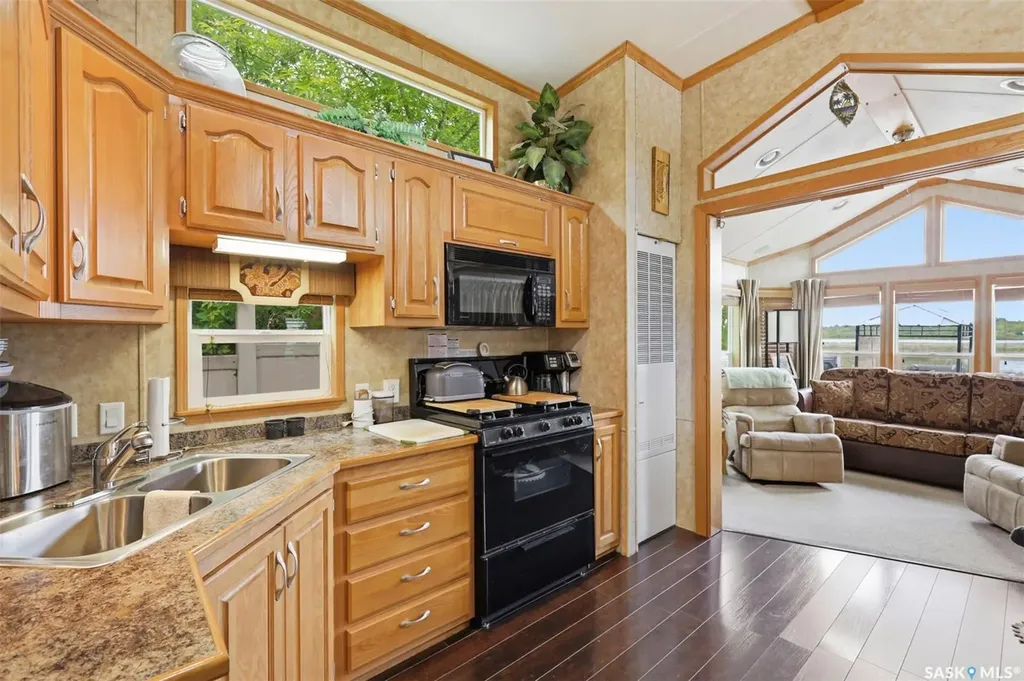 71 Poplar Beach Wakaw Lake SK S0K 4P0