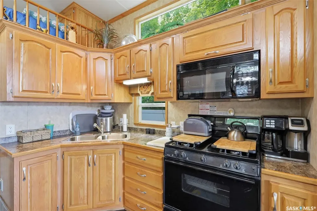 71 Poplar Beach Wakaw Lake SK S0K 4P0