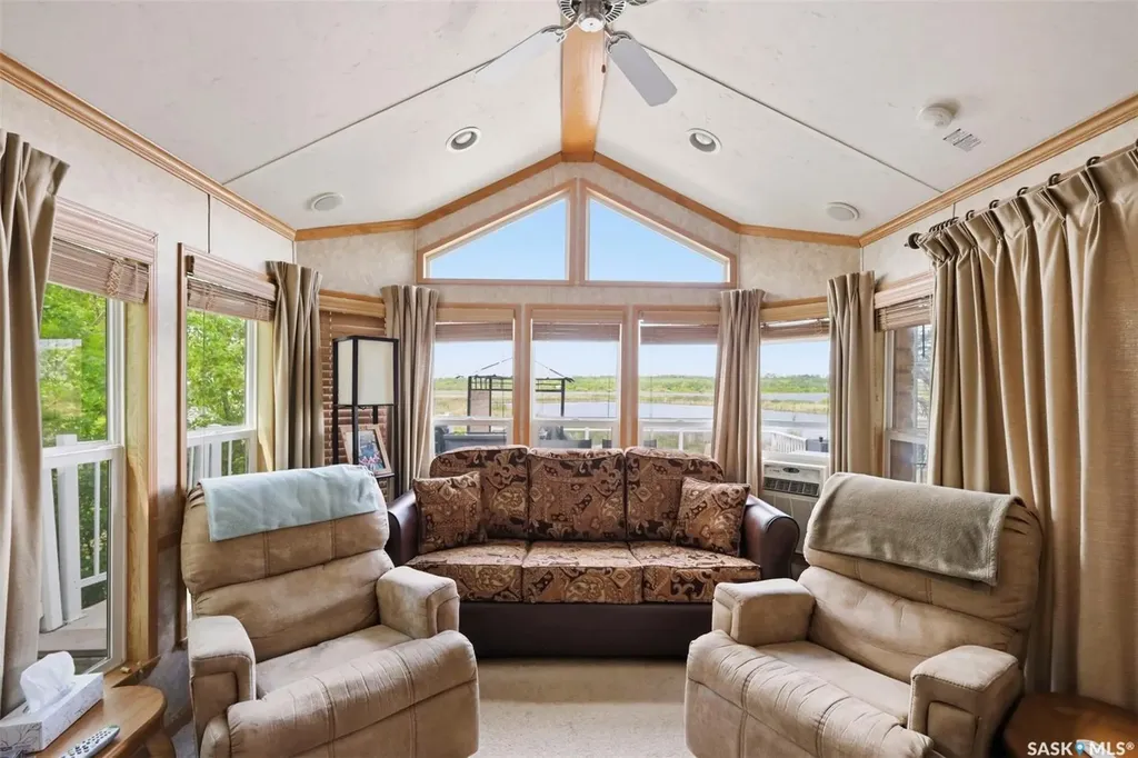 71 Poplar Beach Wakaw Lake SK S0K 4P0