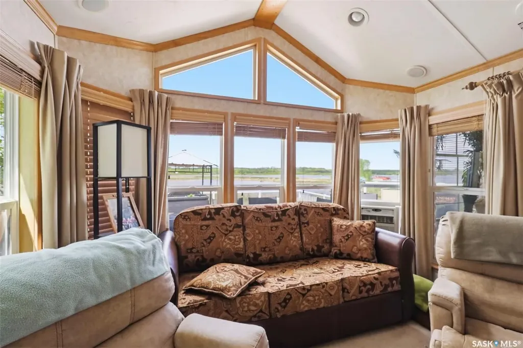 71 Poplar Beach Wakaw Lake SK S0K 4P0