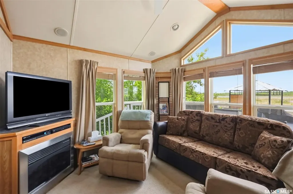71 Poplar Beach Wakaw Lake SK S0K 4P0