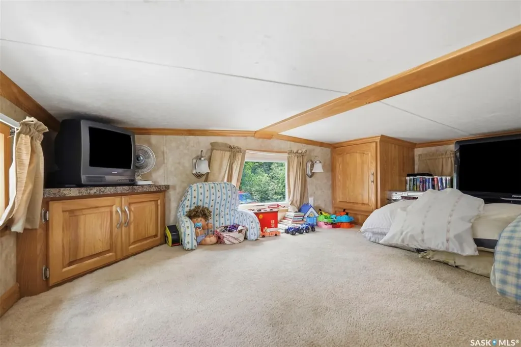 71 Poplar Beach Wakaw Lake SK S0K 4P0