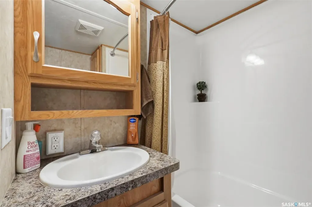 71 Poplar Beach Wakaw Lake SK S0K 4P0