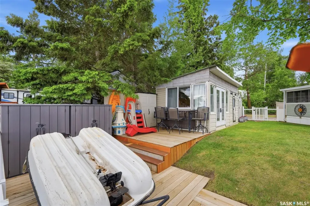 71 Poplar Beach Wakaw Lake SK S0K 4P0